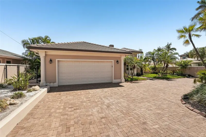 85 POLK DRIVE, SARASOTA