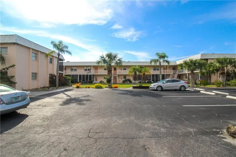460 BASE AVENUE #125, VENICE