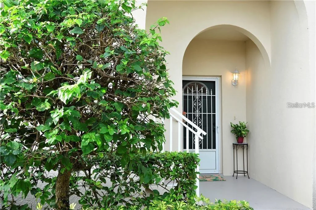 4270 CASTLEBRIDGE LN UNIT 1714