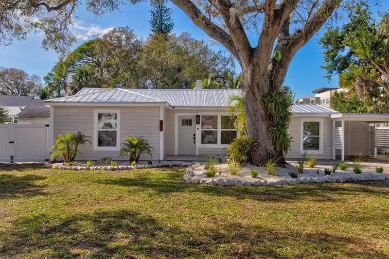 326 LIME AVENUE, SARASOTA