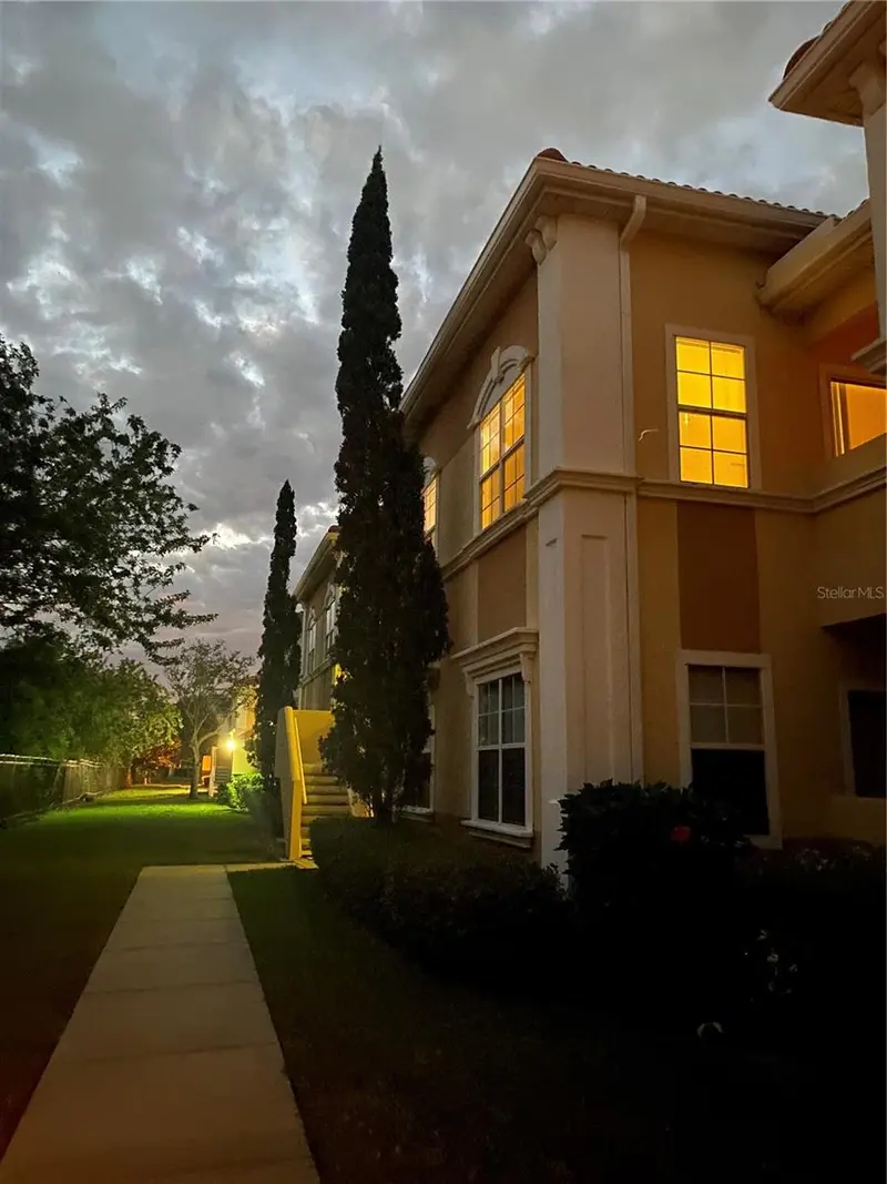 1010 VILLAGIO CIRCLE #106, SARASOTA