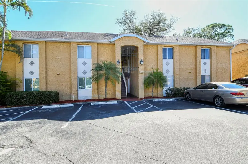 1877 TOUCAN WAY #400, SARASOTA