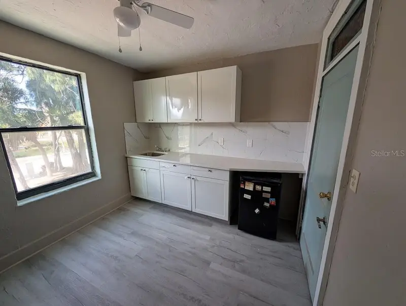 401 COLONIA LANE #8, NOKOMIS