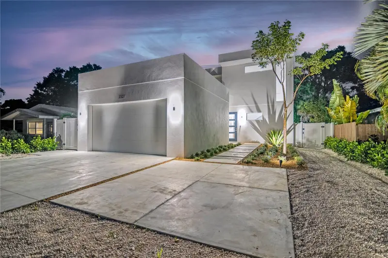 2327 HILLVIEW STREET, SARASOTA