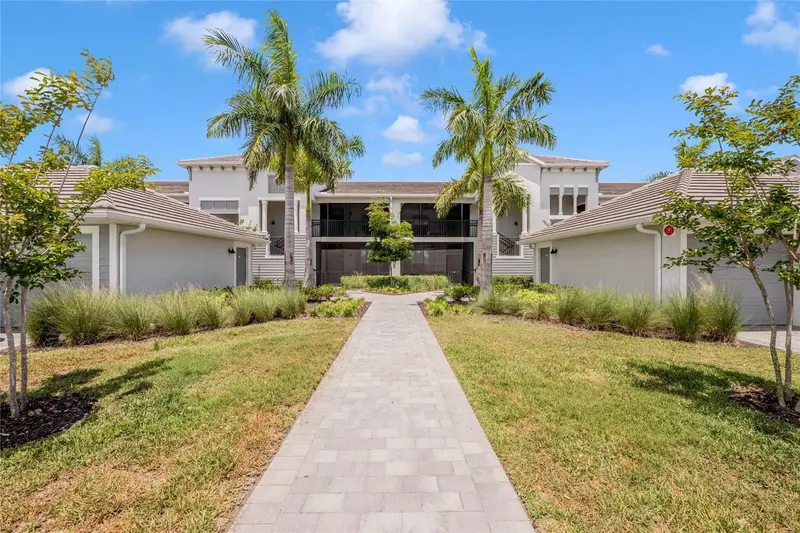 12470 WELLEN GOLF STREET #104, VENICE