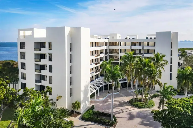 1930 HARBOURSIDE DRIVE #134, LONGBOAT KEY