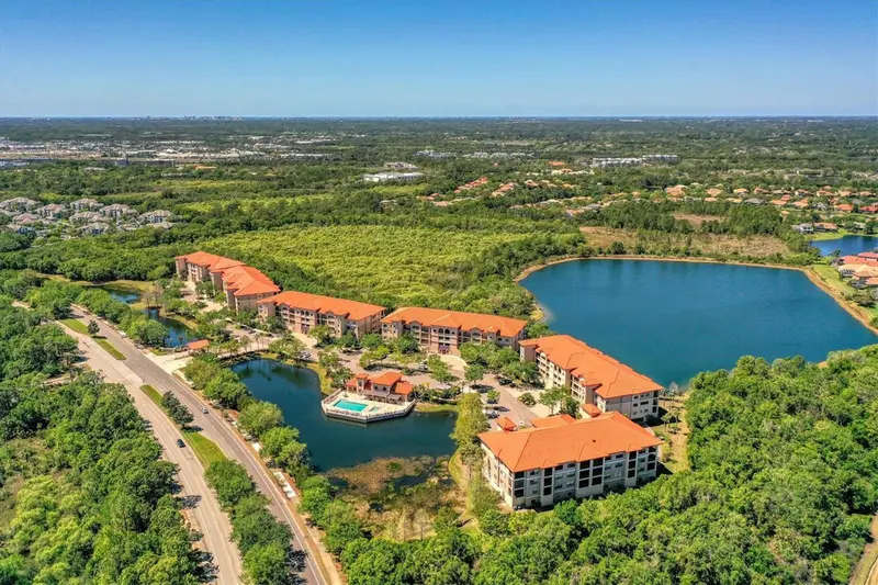 7710 LAKE VISTA COURT #205, LAKEWOOD RANCH, photo 4 of 60