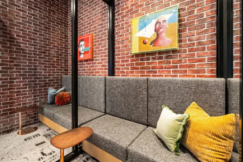 Thumbnail 10