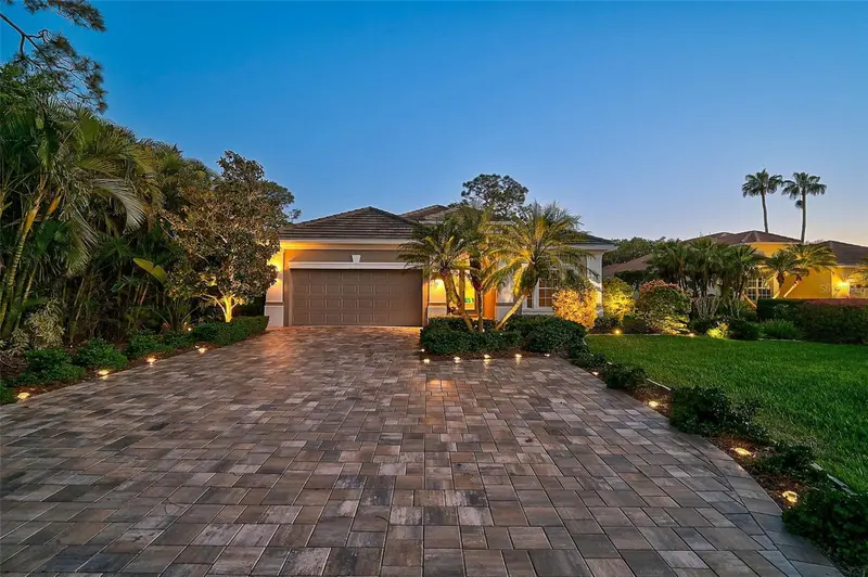 13 BAYHEAD LANE, OSPREY