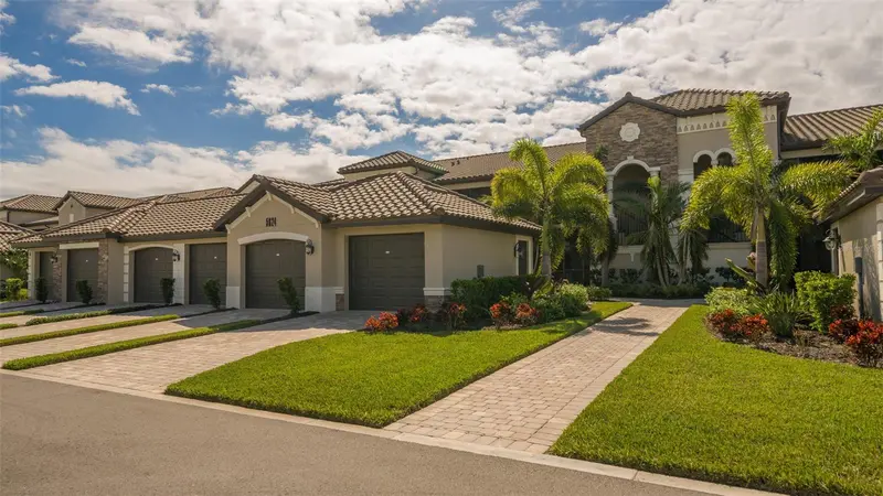 5624 PALMER CIRCLE #203, BRADENTON