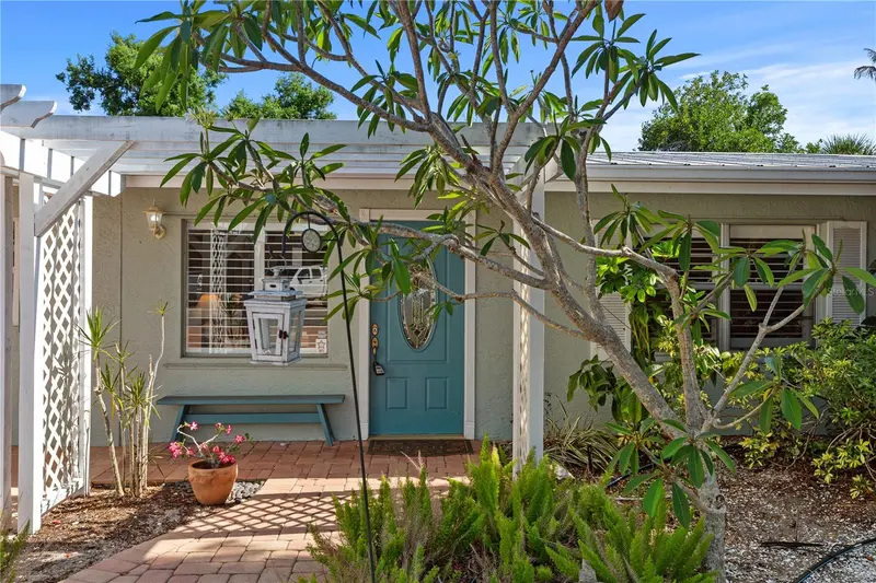 7860 HOLIDAY DRIVE, SARASOTA