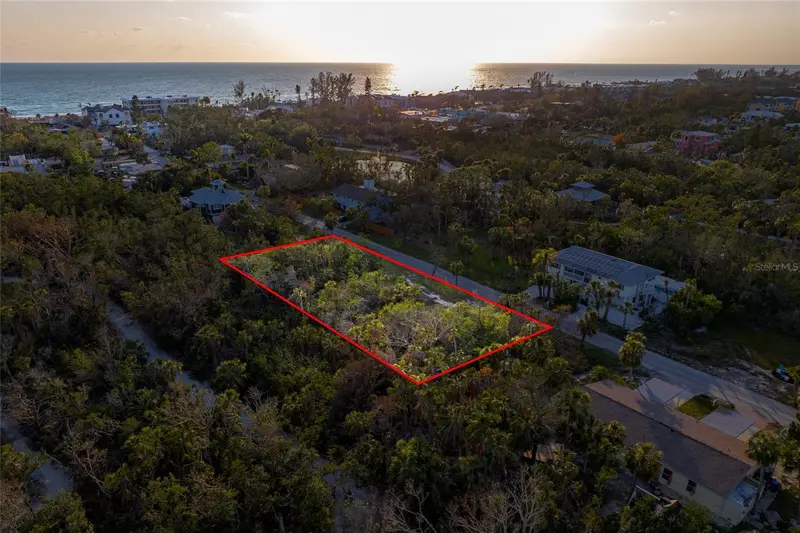 560 GULF BAY ROAD, LONGBOAT KEY