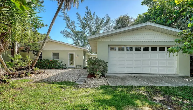 120 HAMMOCK ROAD, ANNA MARIA