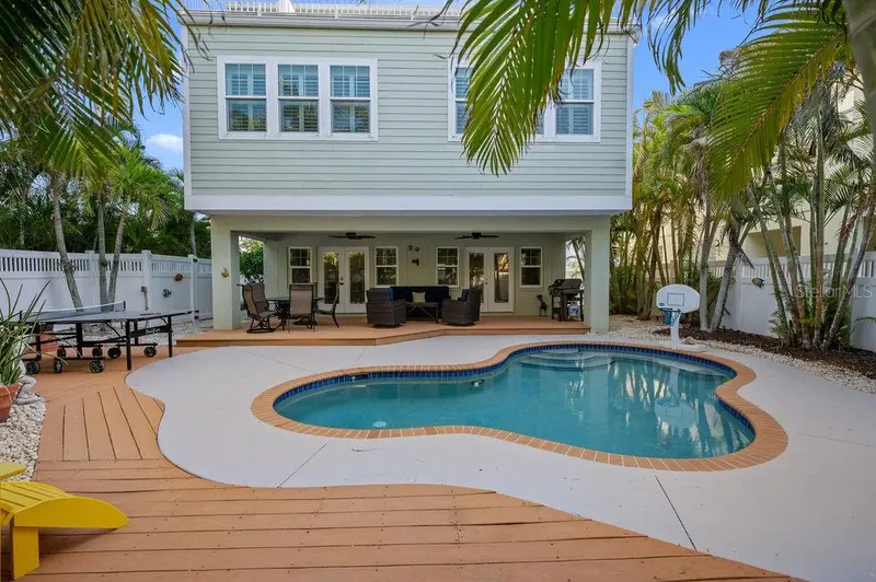 704 GLADIOLUS STREET, ANNA MARIA