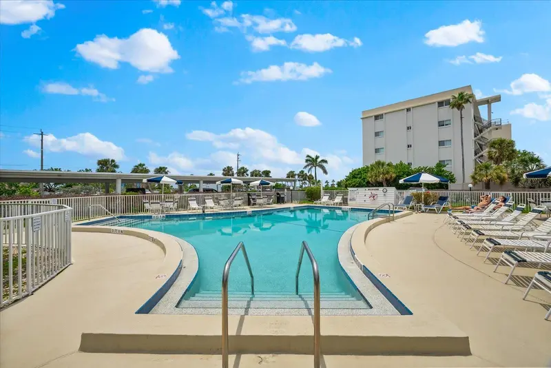Thumbnail 38