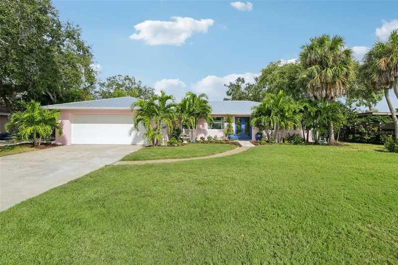 613 BUTTONWOOD DRIVE, LONGBOAT KEY