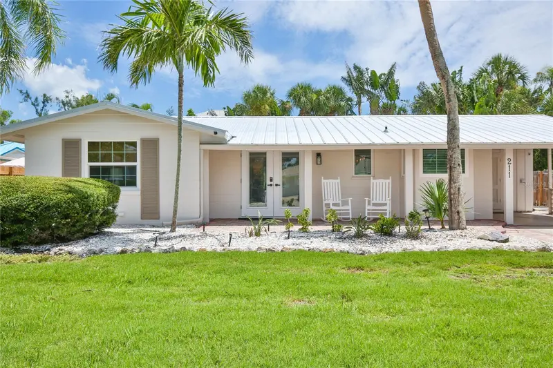211 ISLAND CIRCLE, SARASOTA