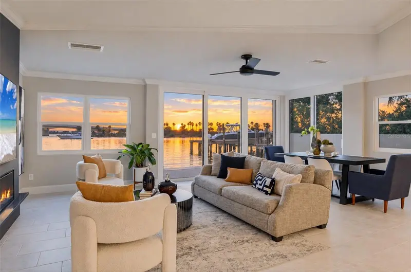 226 GOLDEN GATE POINT #12, SARASOTA