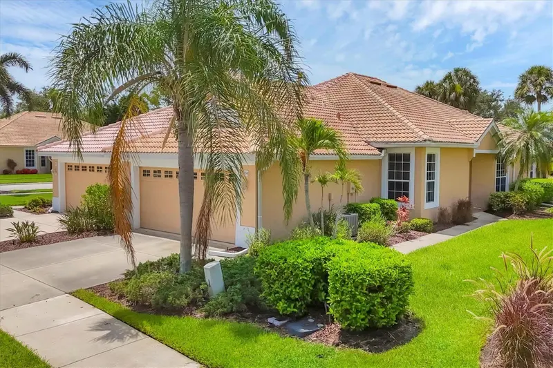 4841 WHISPERING OAKS DRIVE, NORTH PORT