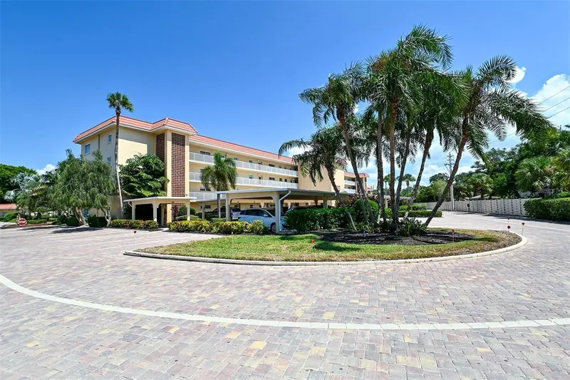 1215 PORTOFINO DRIVE #202, SARASOTA