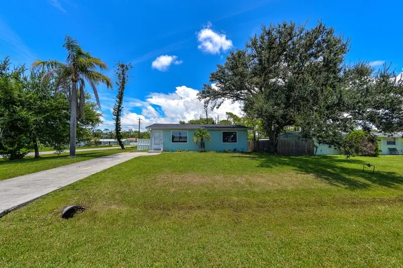 8382 OSPREY ROAD, ENGLEWOOD