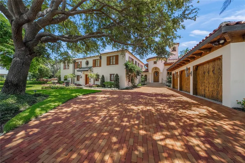 139 WASHINGTON DRIVE, SARASOTA