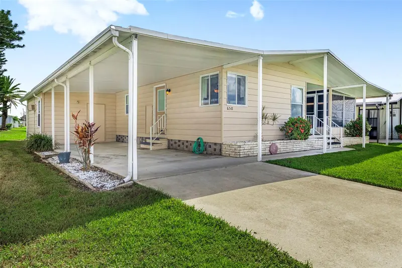658 LA SALA, NORTH PORT, photo 4 of 77