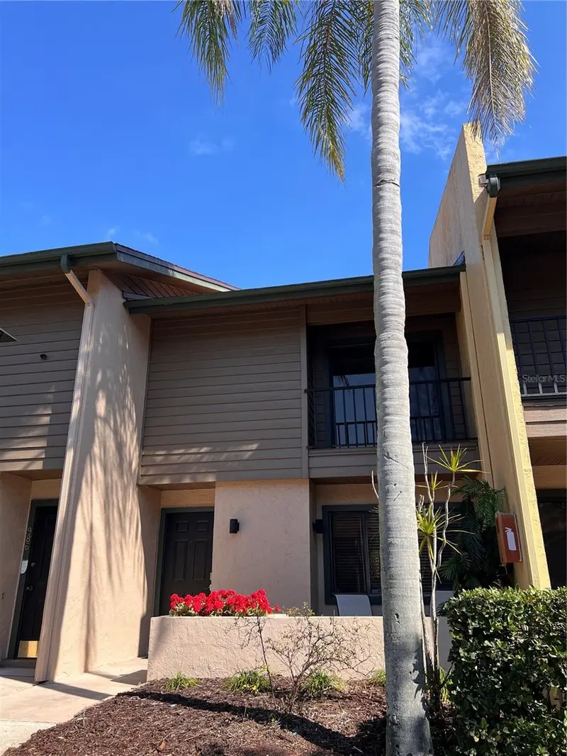 984 SUNRIDGE DRIVE #J3, SARASOTA