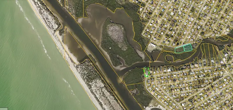 YACHT CLUB DRIVE, VENICE