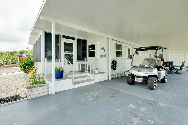 214 ROMA ROAD, VENICE, photo 2 of 49