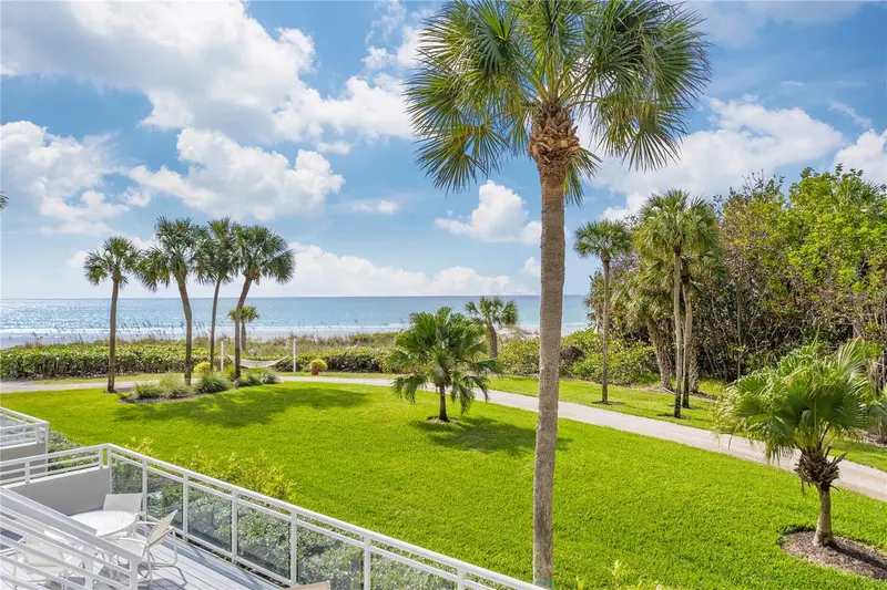 240 SANDS POINT ROAD #4102, LONGBOAT KEY