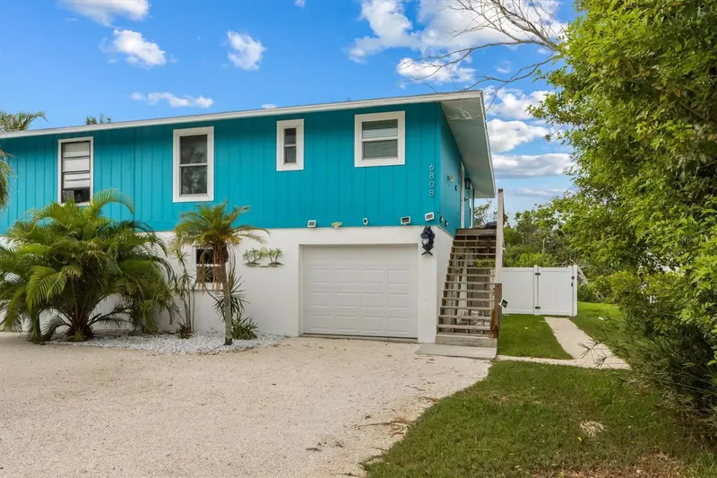 6808 PALM DRIVE #B, HOLMES BEACH