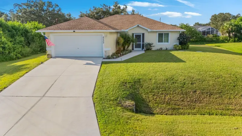 8232 WAWANA ROAD, NORTH PORT