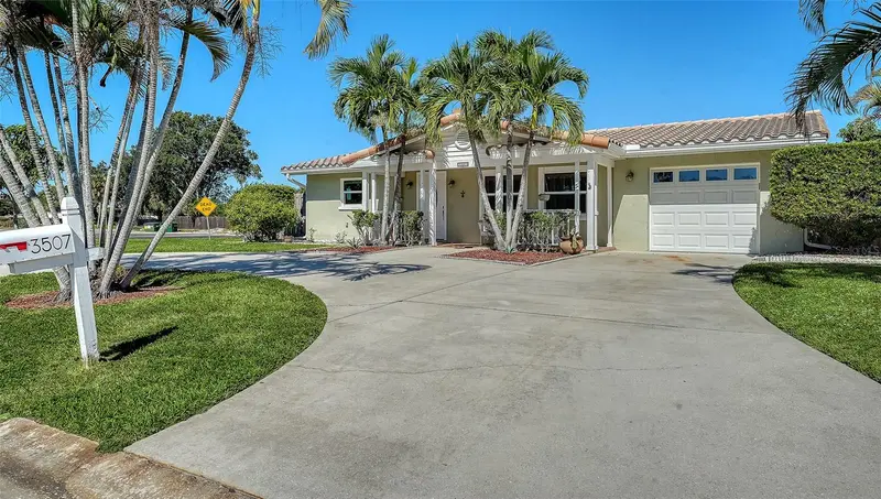 3507 PINECREST STREET, SARASOTA