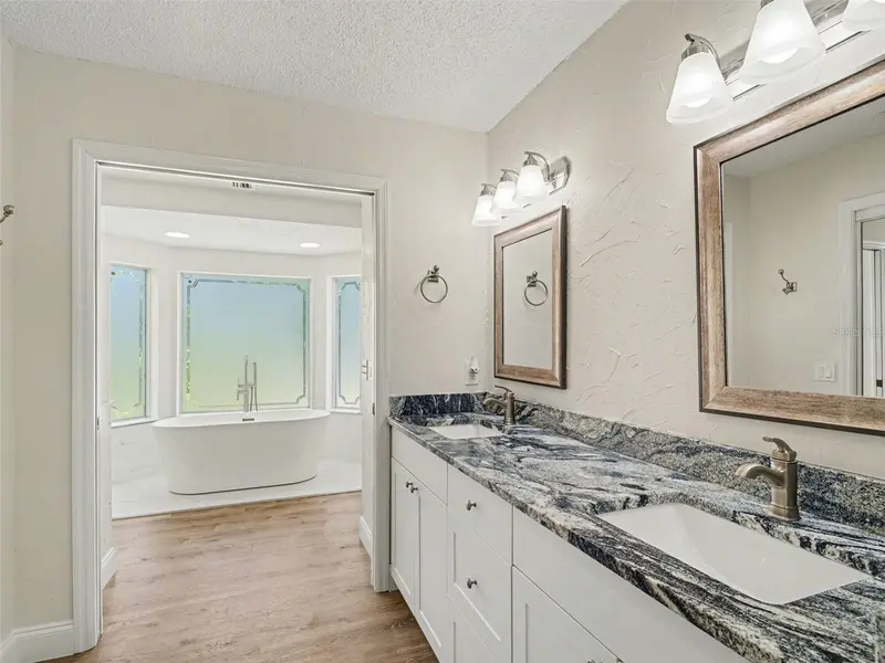 Thumbnail 22