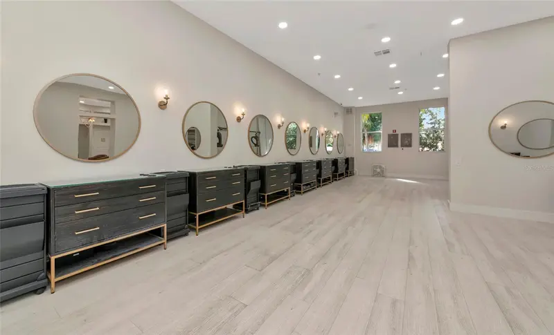 Thumbnail 25