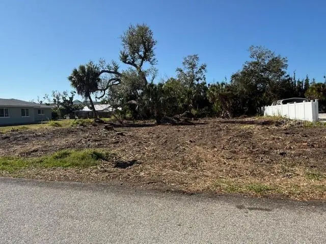 9161 PINE COVE DRIVE, ENGLEWOOD, photo 3 of 5