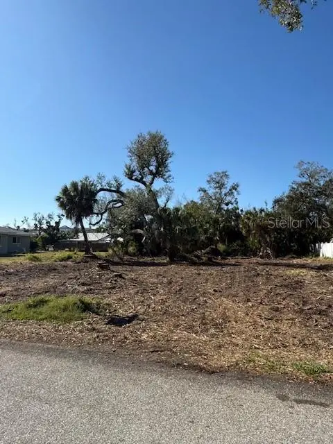 9161 PINE COVE DRIVE, ENGLEWOOD, photo 4 of 5