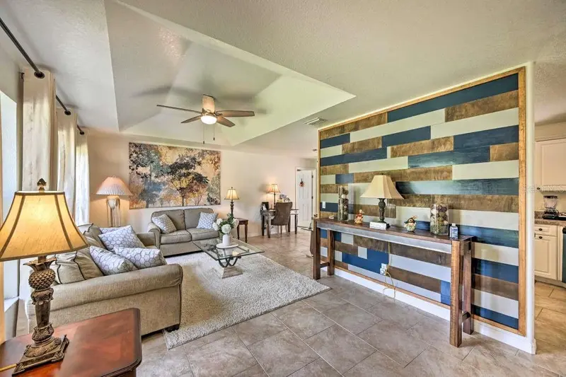 5378 DUNSMUIR ROAD, NORTH PORT