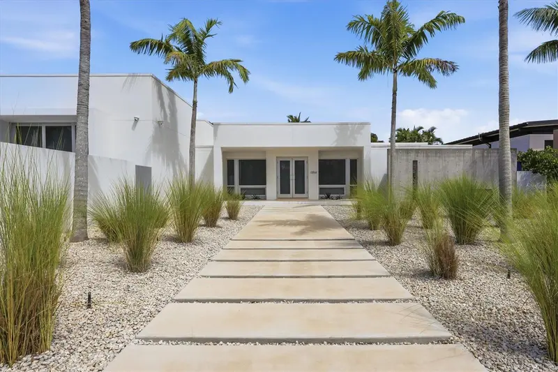 1354 WESTWAY DRIVE, SARASOTA, photo 2 of 72