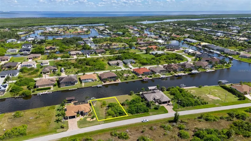 8300 TECUMSEH CIRCLE, PORT CHARLOTTE