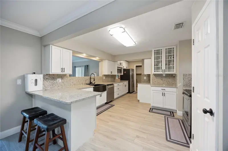 4413 MCKIBBEN DRIVE, NORTH PORT, photo 3 of 56