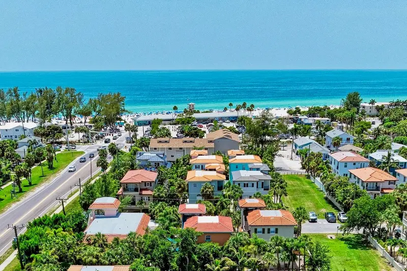 4003 5TH AVENUE, HOLMES BEACH