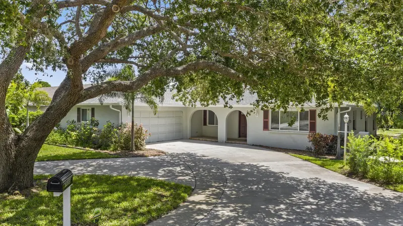 1895 BUCCANEER CIRCLE, SARASOTA