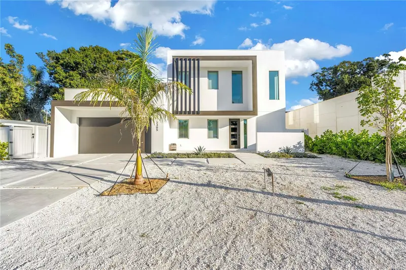 2305 TEMPLE STREET, SARASOTA