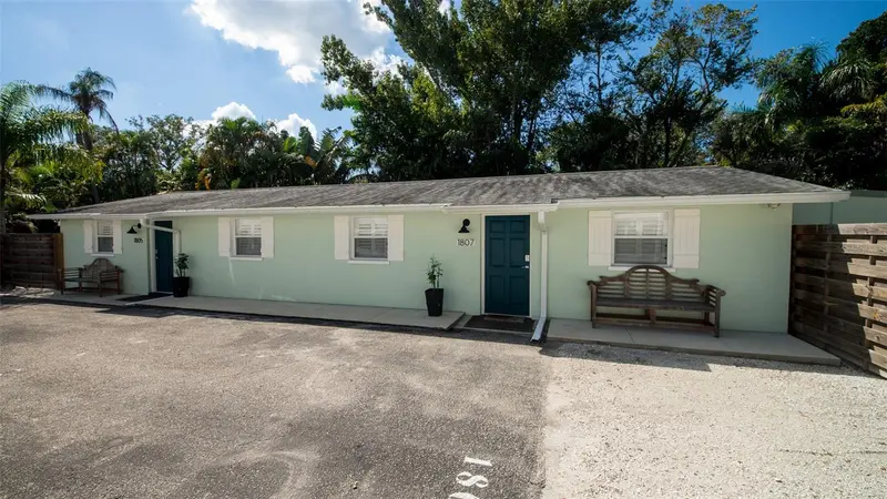 1805 IVANHOE STREET, SARASOTA