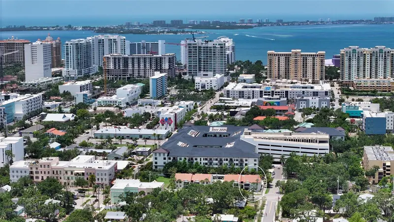 631 ORANGE AVENUE #208, SARASOTA