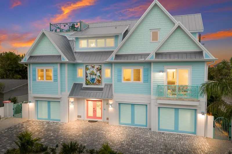 118 MANGROVE AVENUE, ANNA MARIA