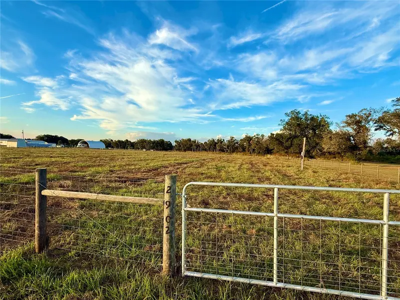 2902 PIGGYBACK ROAD, ARCADIA