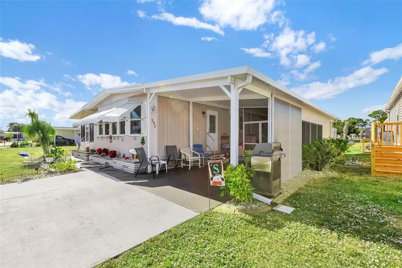 220 LA ROSAS, NORTH PORT